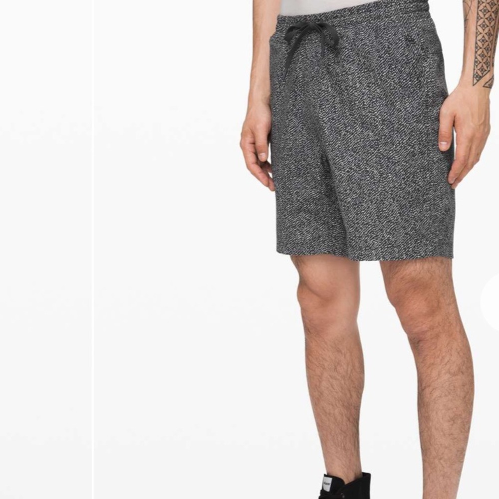 Lululemon Bowline Short *8"
Staccato Coal Alpine White
